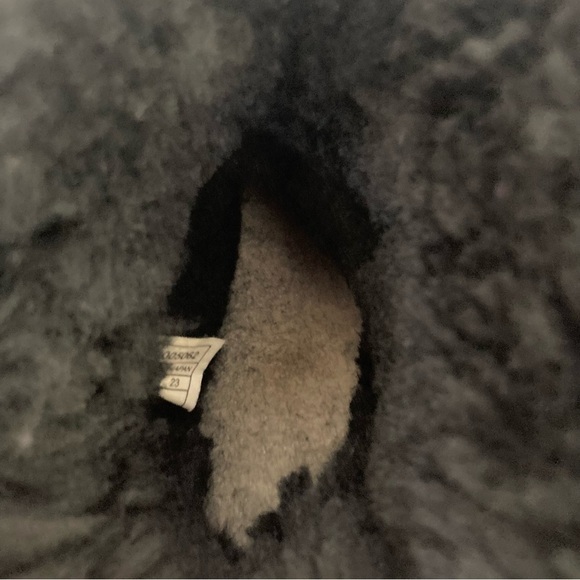 UGG | Bailey Mini Low Top Short Sheepskin Shearling Wool Bow Ankle Boot - Picture 5 of 8